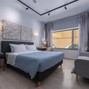 Square Elegant Apartment